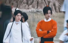 张凌赫目睹热巴白宇离队，开推反应引发热议