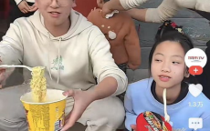 泡面招待：女子巧妙应对不会做饭的尴尬局面